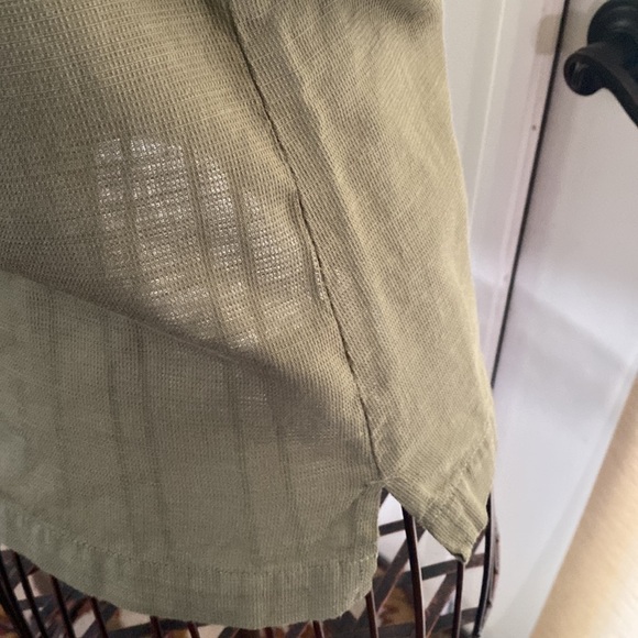 Royal Robbins Olive cotton button up top. - Picture 4 of 7